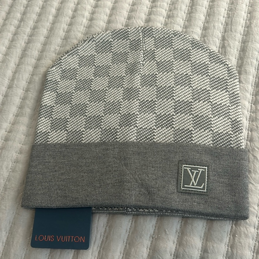 Gray checked  Louis Vuitton  beanie unisex